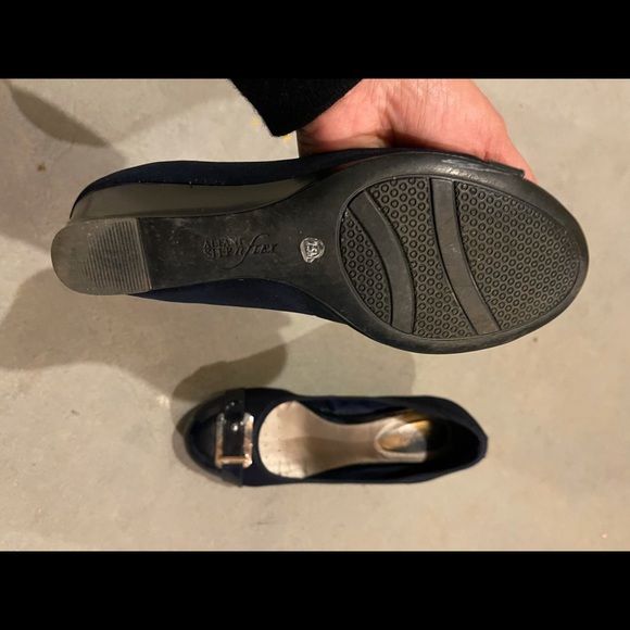 Shoes - Picture 2 of 3